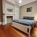 Campbell St Cottage, Hobart Cbd